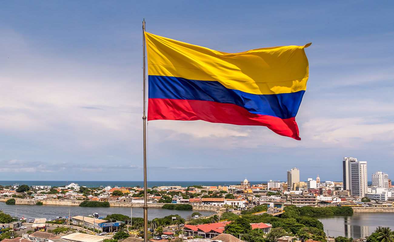 colombian-flag-over-city-of-cartagena-colombie